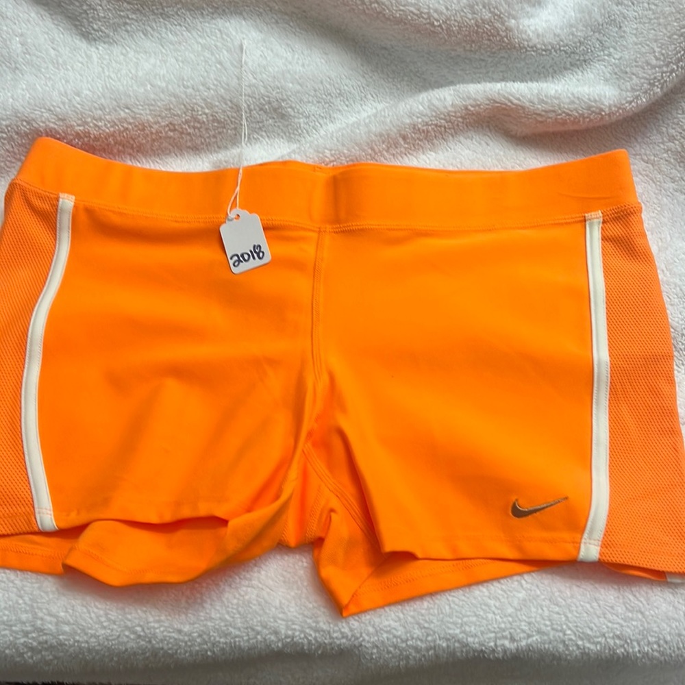 New without tags Nike dry fit workout shorts, size large